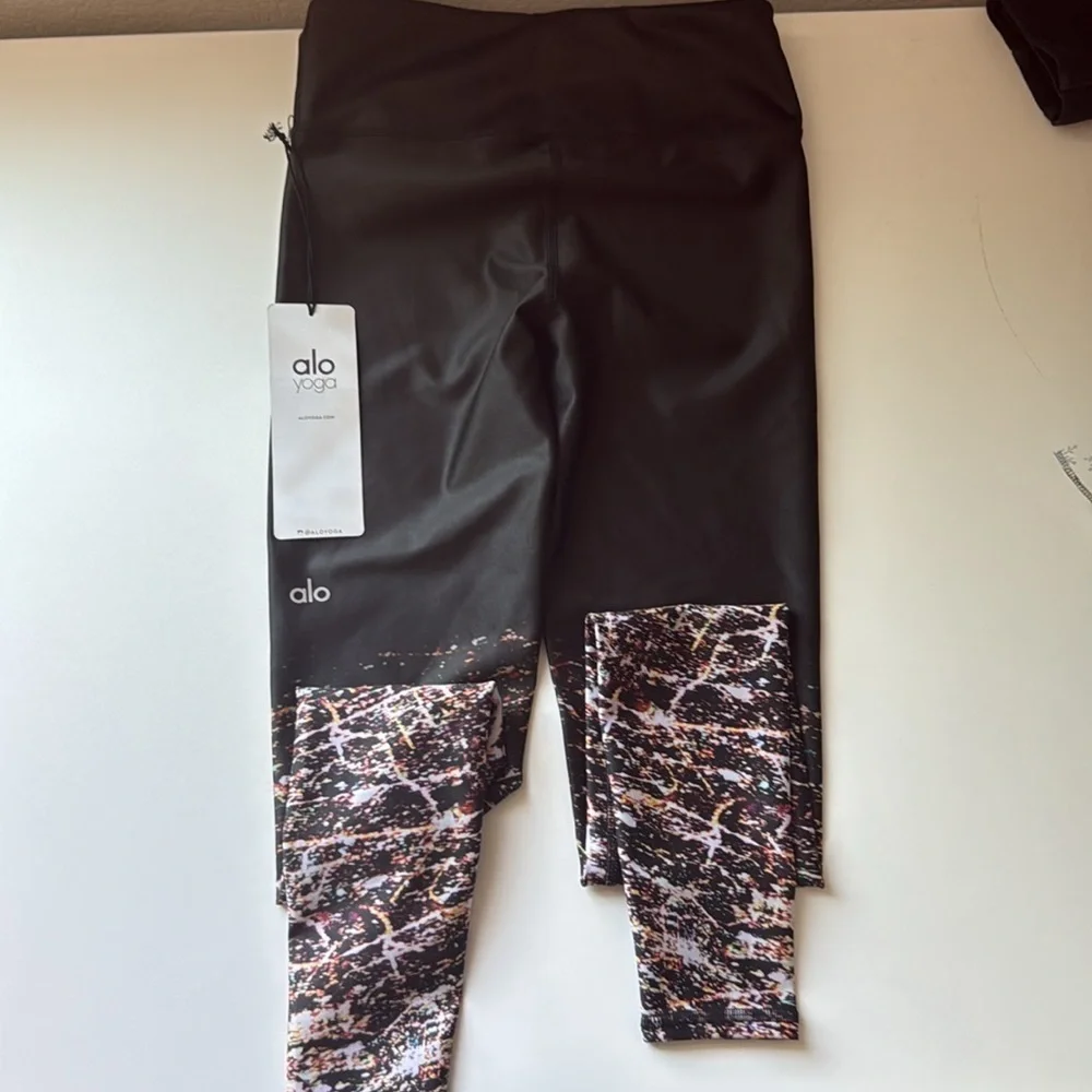 Alo Yoga Airbrush City Lights Leggings